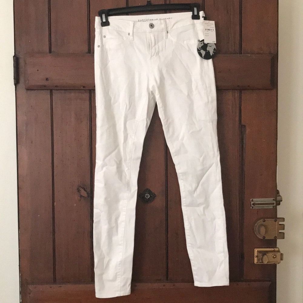 NWT Articles of Society Skinny White Jeans
